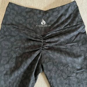 Ryderwear Scrunch Leggings
